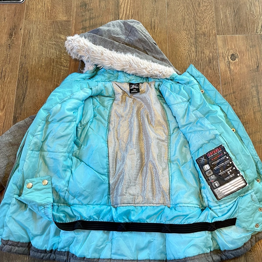 Girls jacket - Picture 8 of 8